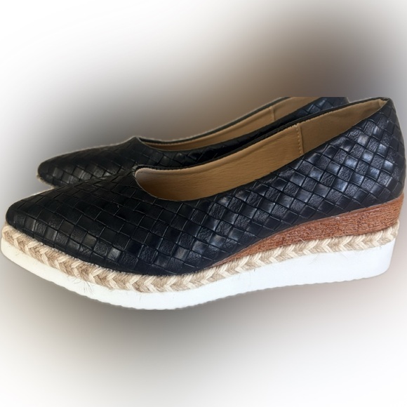 SOLD - Women’s Black Woven Platform Espadrille Flats - Size 8.5 - Picture 4 of 10